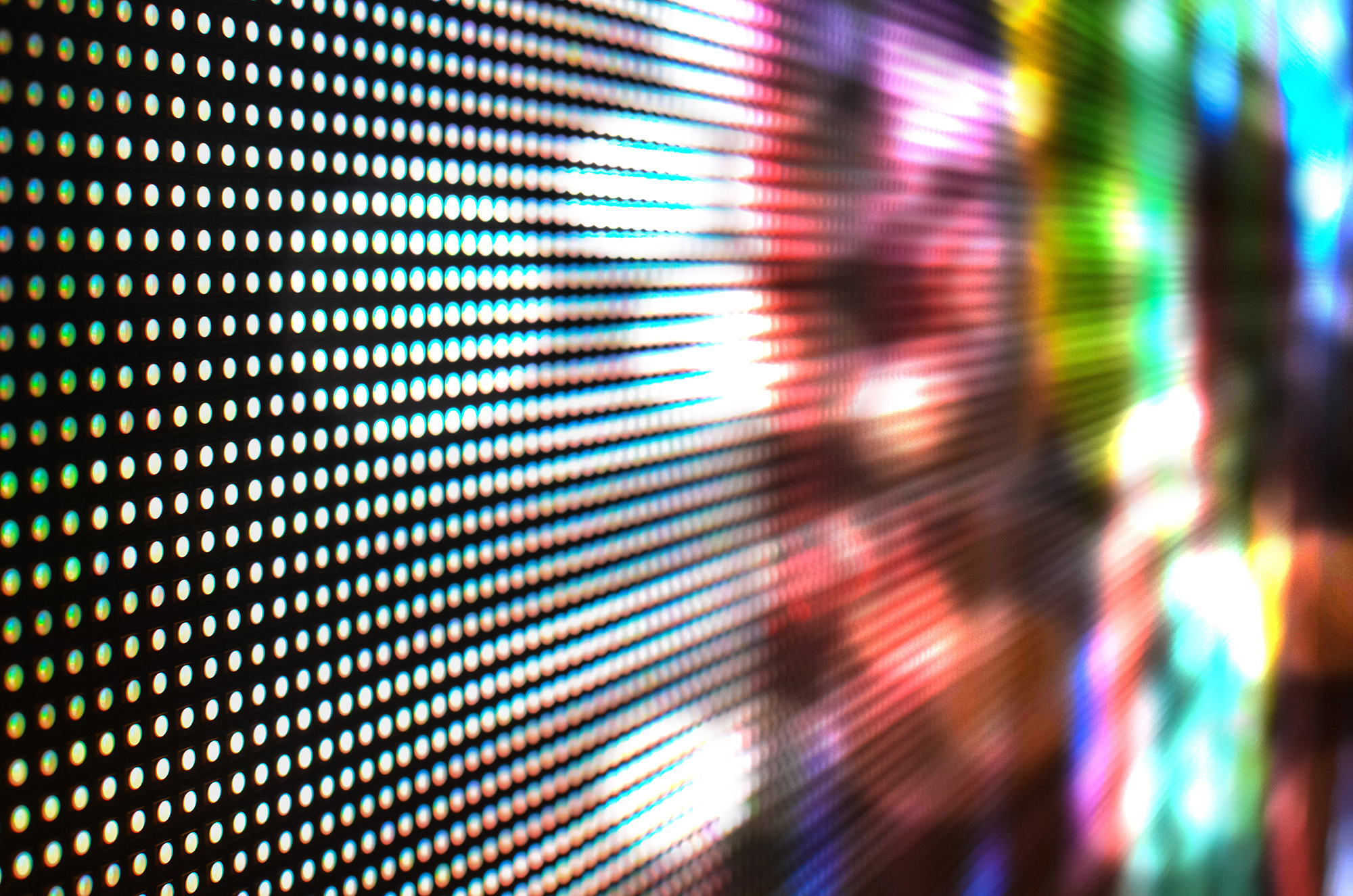 超高亮度、超长寿命